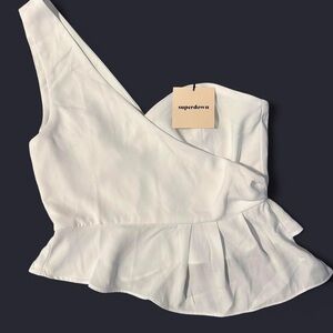 Superdown Karlie White One-Shoulder Assymetrical Top NWT Size Small
